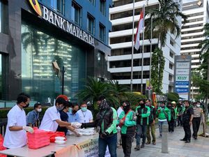 Orang Terkaya RI Bagi-bagi 1.000 Makanan Gratis Setiap Hari ke Ojol cs Orang Terkaya RI Bagi-bagi 1.000 Makanan Gratis Setiap Hari ke Ojol cs