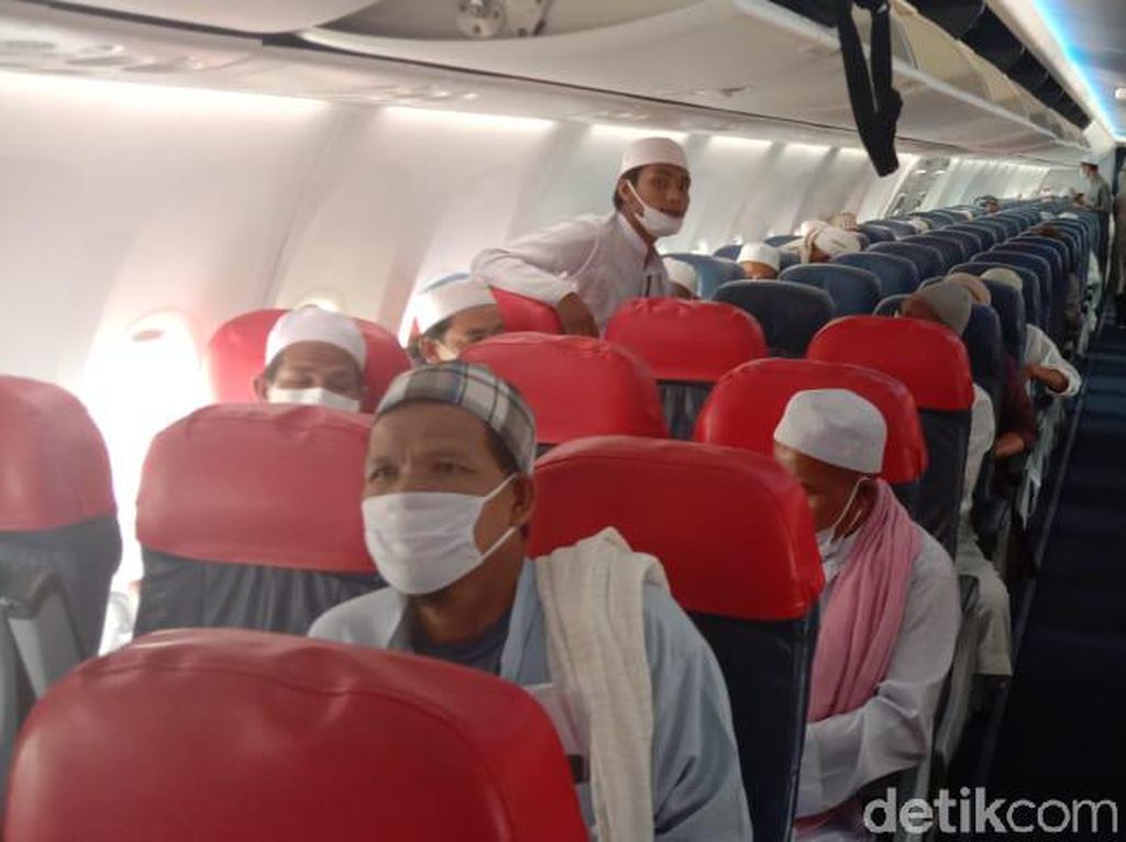 Thai Lion Air Bawa Pulang 111 WN Thailand dari Indonesia Thai Lion Air Bawa Pulang 111 WN Thailand dari Indonesia