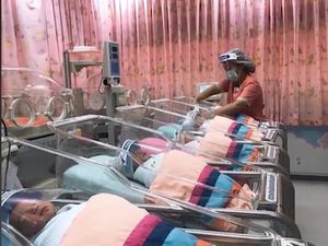 Cegah Virus Corona, Sejumlah Bayi di Thailand Kenakan Pelindung Wajah