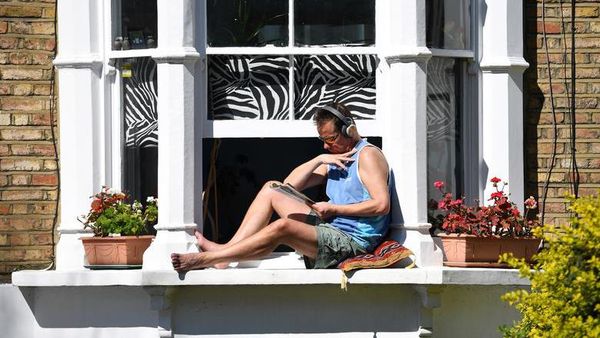 Ragam Versi #dirumahsaja dari Berbagai Negara, Mana Gayamu?