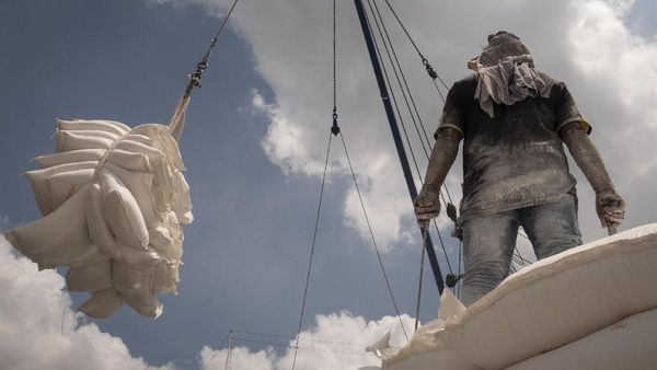 Aktivitas Bongkar Muat Pelabuhan Sunda Kelapa Masih Normal