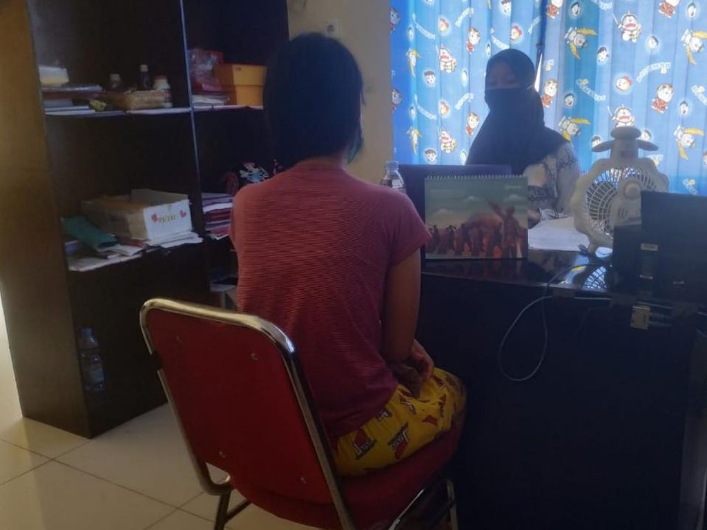Pukul Anak hingga Tewas karena Rewel, Natalia Ngaku Menyesal-Tak Sengaja Pukul Anak hingga Tewas karena Rewel, Natalia Ngaku Menyesal-Tak Sengaja
