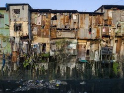 Geger Kematian Pria Positif Corona di Daerah Kumuh Terbesar Asia