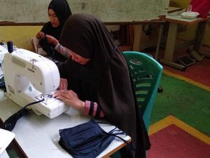 Kemnaker Bagikan Ribuan Alat Pencegahan Corona Hasil Produksi BLK