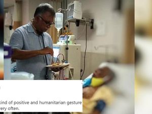 Mulia! Dokter Ini Suapi Makanan ke Pasien yang Tak Bisa Dikunjungi Keluarganya Mulia! Dokter Ini Suapi Makanan ke Pasien yang Tak Bisa Dikunjungi Keluarganya