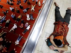 Wabah Virus Corona Geser Tradisi Pesakh dan Ramadan