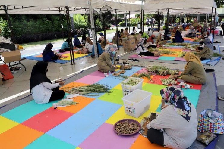Surabaya Bahu Membahu Hadang COVID-19