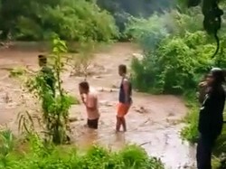 Pencarian Korban Hilang Terseret Arus Sungai di Bondowoso Libatkan Basarnas