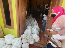 Saat Pak RT di Jaksel Kumpulkan Sembako untuk Warga Terdampak Kebijakan Corona
