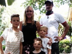 Cerita Keluarga Turis Bule Terjebak di Bali: Nyaman Sih, tapi...