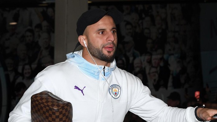 NEWCASTLE UPON TYNE, ENGLAND - NOVEMBER 30: Kyle Walker of Manchester City arrives at the stadium prior to the Premier League match between Newcastle United and Manchester City at St. James Park on November 30, 2019 in Newcastle upon Tyne, United Kingdom. (Photo by Stu Forster/Getty Images)