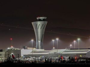 Bandara pun Berubah Jadi Kota Hantu