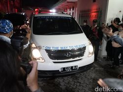 Jenazah Glenn Fredly Dibawa ke Heaven Dharmais