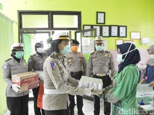 Polisi/TNI Bantu APD dan Vitamin untuk Tim Medis RSUD Dolopo Madiun