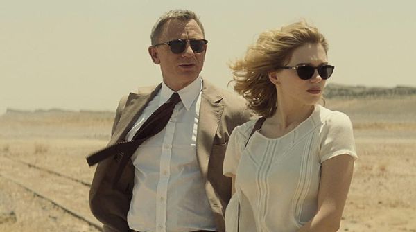 Bond Girls Paling Seksi, Ikonik Banget