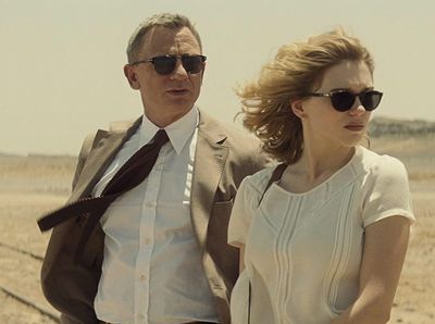 Bond Girls Paling Seksi, Ikonik Banget