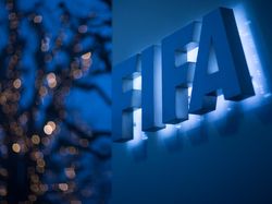 Kepala Medis FIFA: Lebih Baik Liga-liga Disetop dan Memulai Musim Baru