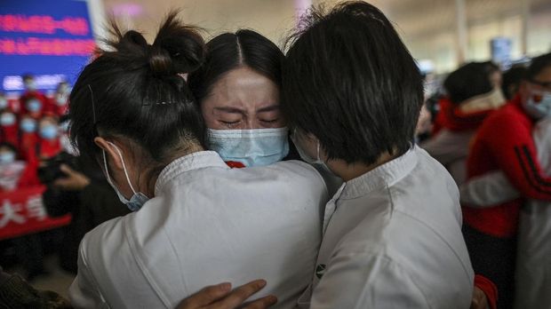 Puncak Virus Corona dan Acuan Negara Buka Lockdown
