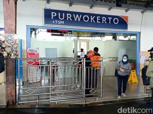 Penumpang Belum Booster Nekat Naik KA, Bikin Telat 16 Menit Penumpang Belum Booster Nekat Naik KA, Bikin Telat 16 Menit