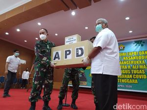 Pangdam Serahkan 2.000 APD dan 600 Rapid Test Corona ke Pemprov Sultra