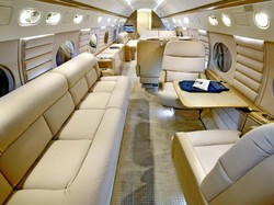 Gulfstream V 2004 keluaran dari Gulfstream Aerospace, penjual jet pribadi pertama di dunia dan anak perusahaan dari General Dynamics asal AS. Gulfstream sudah eksis sejak tahun 1958 (Gulfstream)