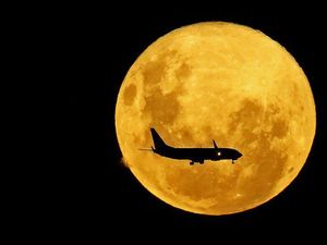 Supermoon Pink Akan Muncul Minggu Ini, Bulan Paling Terang pada 2020