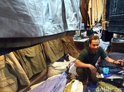 Cerita Pedagang di Sukabumi Terpaksa Jualan Saat Wabah Corona