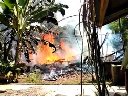 Dilalap Si Jago Merah, Sebuah Rumah di Ciamis Rata dengan Tanah