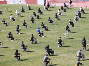 Bukan Tes Corona, Stadion Ini jadi Tempat Tes Pencari Kerja