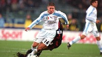 Ini adalah Diego Simeone yang menjadi ball winner Lazio kala itu. (Foto: Getty Images/Claudio Villa/ Grazia Neri)