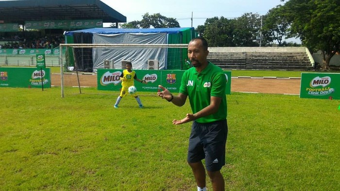 Uston Nawawi