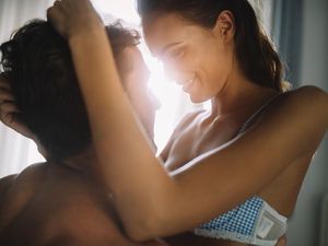 Wajib Dicoba, 5 Posisi Seks yang Bikin Pria Tahan Lama saat Bercinta