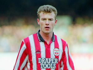 On This Day: Trigol Alan Shearer Remaja Kandaskan Arsenal