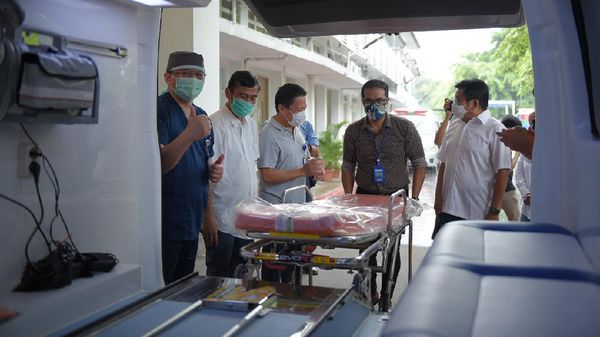 Bantuan Mobil Ambulance untuk Cegah COVID-19