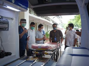 Bantuan Mobil Ambulance untuk Cegah COVID-19
