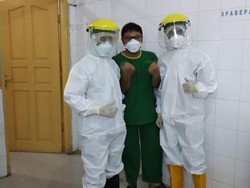 Kisah Perawat Eko Menangis Saat Tangani Pasien Corona