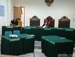 Jadi Tersangka Korupsi, 2 Pejabat PN Trenggalek Ajukan Praperadilan
