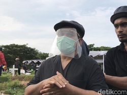 Tompi Pajang Foto Terakhir Bersama Glenn Fredly
