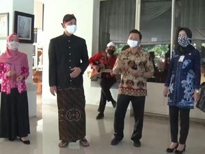 Kenang Glenn Fredly, Ganjar Pranowo Lantunkan Akhir Cerita Cinta