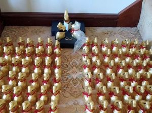 Gagal Menikah Karena Corona, Pasangan Ini Gelar Pesta Pernikahan Pakai Cokelat