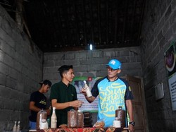 Punya Omzet Puluhan Juta, Pengusaha Buta Warna Ini Dipuji Sandiaga