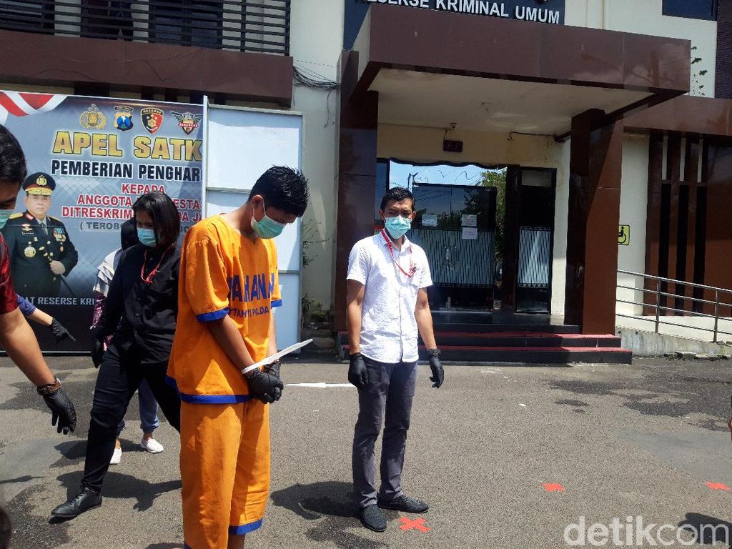 Suami yang Jual Istri dengan Threesome Ngaku Pernah 4 Kali Swinger Suami yang Jual Istri dengan Threesome Ngaku Pernah 4 Kali Swinger