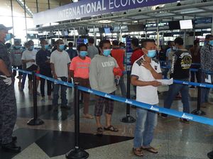 Ada 1.300 TKI Tiba Hari Ini, Budi Karya Minta Bandara Diawasi Ketat Ada 1.300 TKI Tiba Hari Ini, Budi Karya Minta Bandara Diawasi Ketat