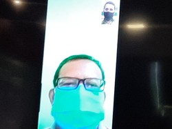 Beri Motivasi, Wali Kota Probolinggo Video Call Pasien Positif Corona