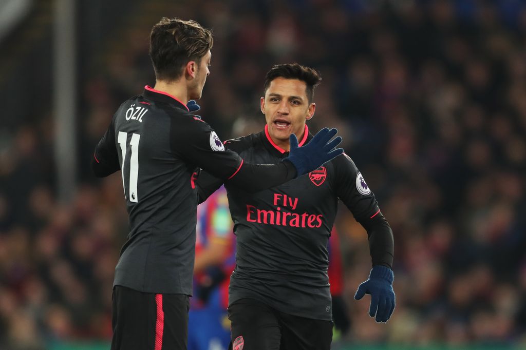 Oezil dan Sanchez saat di Arsenal