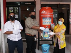 Puluhan Tempat Cuci Tangan Portabel Didistribusikan Warga Banyuwangi