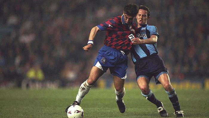 9 Apr 1997:  Roberto Di Matteo of Chelsea holds off Noel Whelan of Coventry City during the Premier League match at Highfield Road in Coventry, England. Coventry won 3-1.  Mandatory Credit: Allsport UK /Allsport