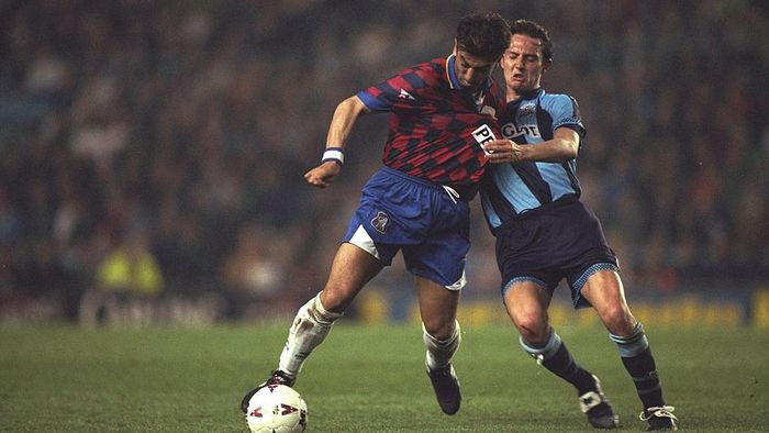 Chelsea 1997 9 Apr 1997: Roberto Di Matteo of Chelsea holds off Noel Whelan of Coventry City during the Premier League match at Highfield Road in Coventry, England. Coventry won 3-1. Mandatory Credit: Allsport UK /Allsport