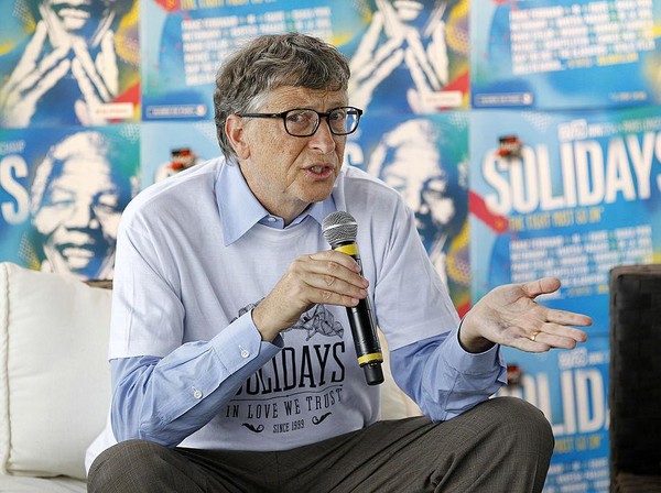 PARIS, FRANCE - JUNE 27:  Bill Gates, the co-Founder of the Microsoft company and and co-Founder of the Bill and Melinda Gates Foundation, delivers a speech during a press conference at the Solidays festival, on June 27, 2014 in Paris, France. Bill Gates visited the 16th edition of the Solidays music festival, dedicated to the fight against AIDS.  (Photo by Thierry Chesnot/Getty Images)