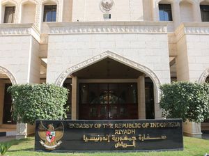 KBRI Riyadh Pulangkan 200 Lebih WNI, Salah Satunya TKI yang Hilang 31 Tahun KBRI Riyadh Pulangkan 200 Lebih WNI, Salah Satunya TKI yang Hilang 31 Tahun